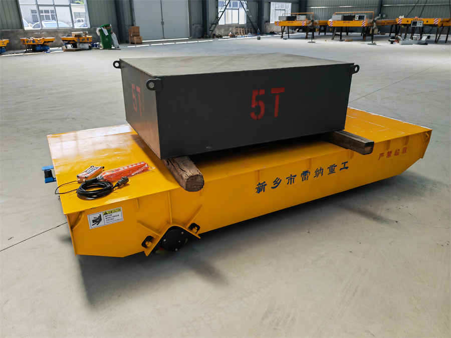 新鄉市某部隊機關訂購小尺寸無軌轉運車